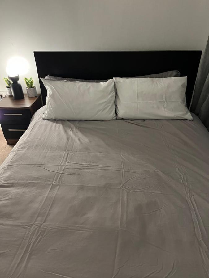 Luxurious Dlr Apartment Londra Esterno foto